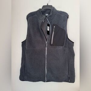 NWT Mens Motion Charcoal Gray Sherpa Vest - Size Large